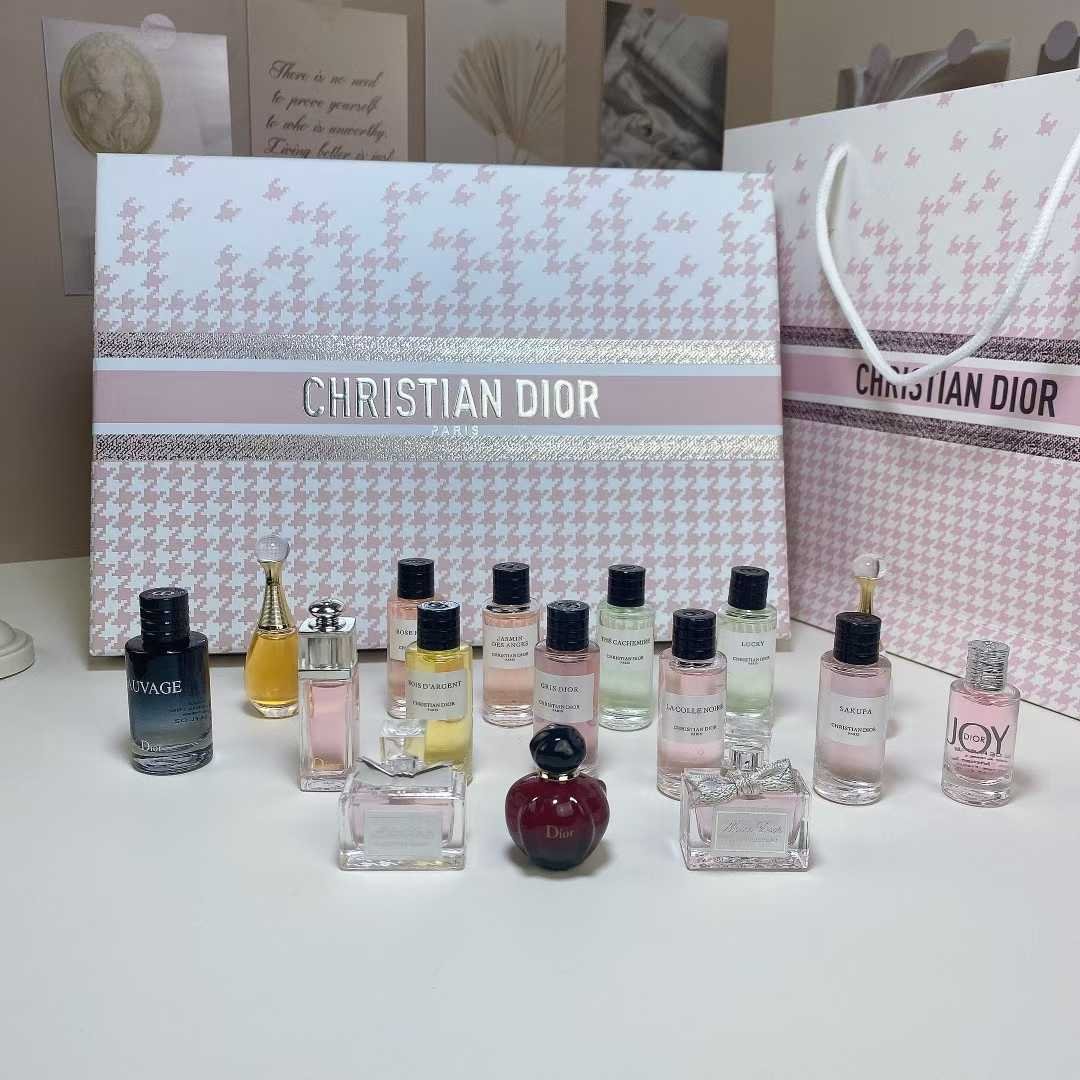 Dior "Pink Crush" Fragrance Mini 16-Piece Set | Valentine's Day Limited Edition Gift Box - Ultimate Romance Vibe - Image 2